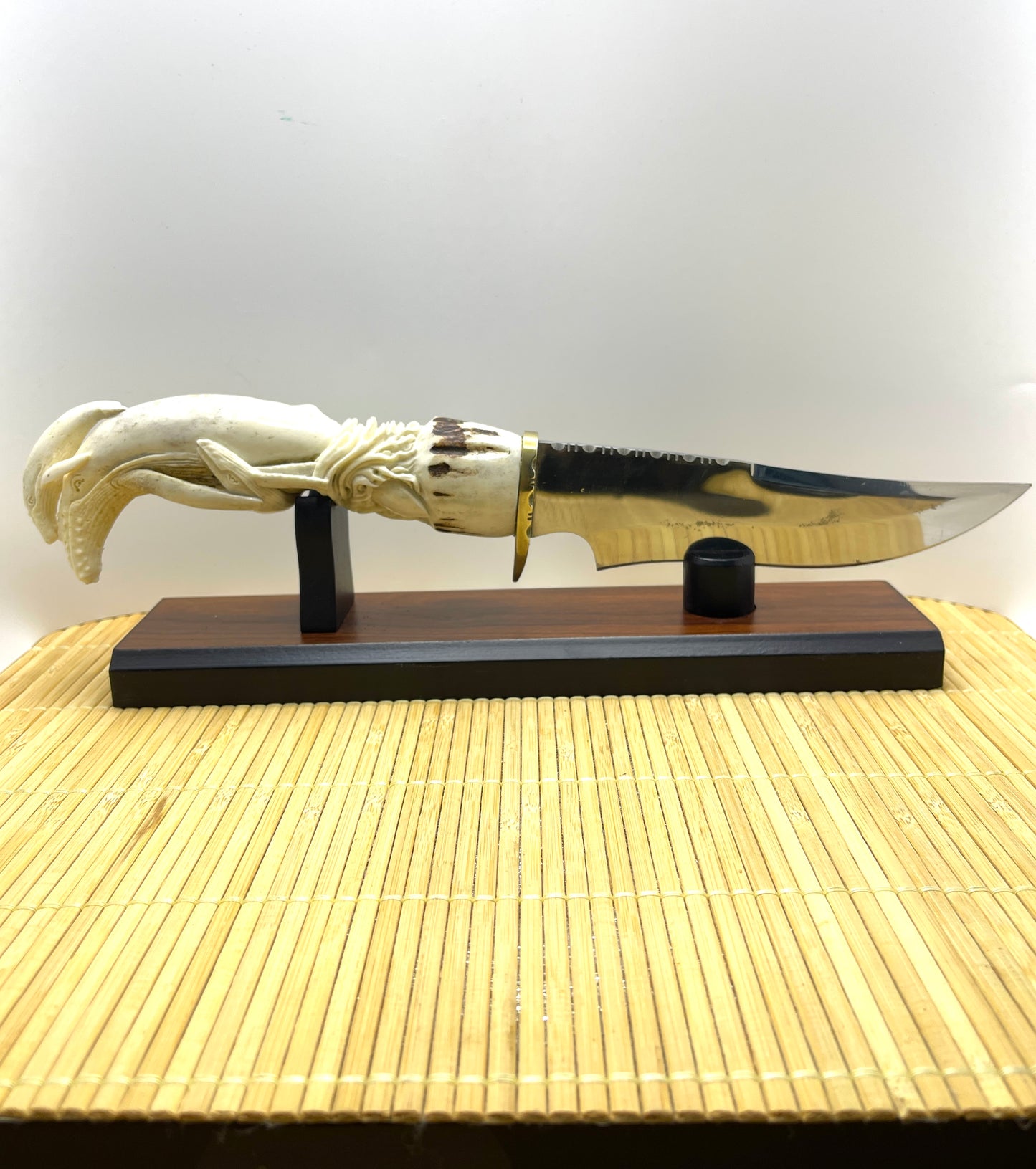 Antler/Damascus Knife “Whale w/calf”